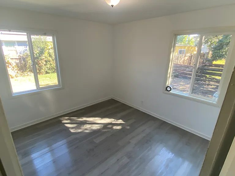 3028 W Monterey Ave — Photo 5