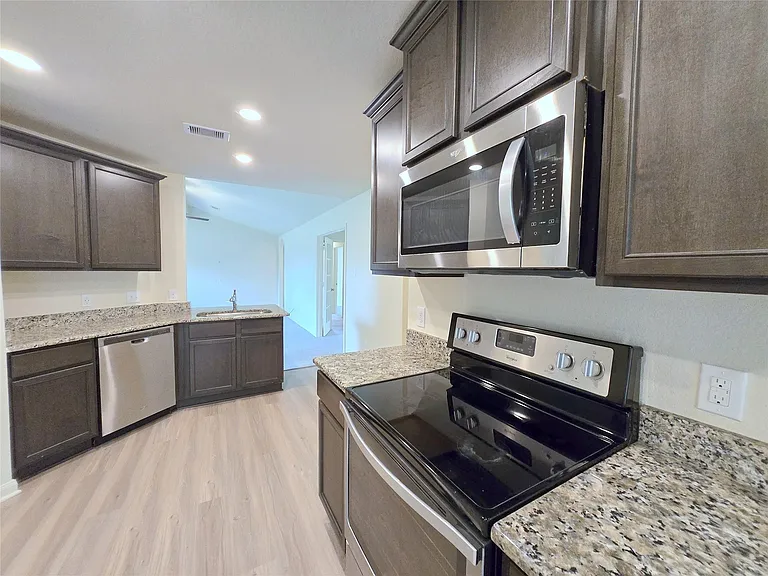 380 Stone Gage Dr — Photo 6