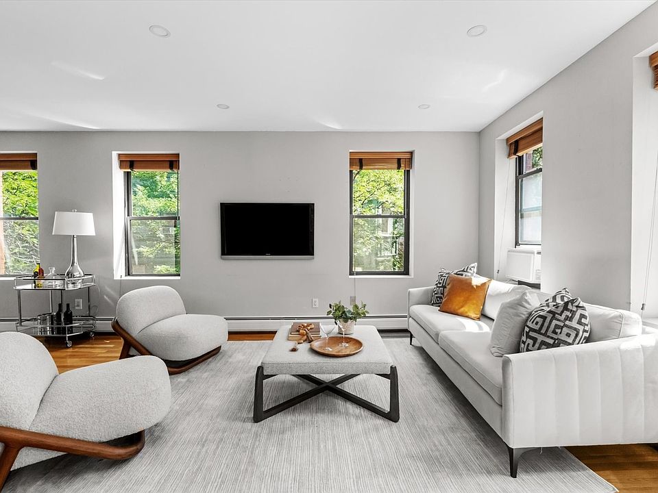 1st image of 69 Myrtle St APT 4