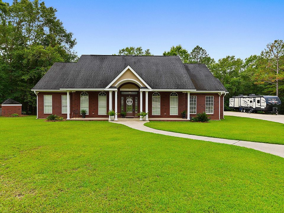 1st image of 3216 Evergreen Dr