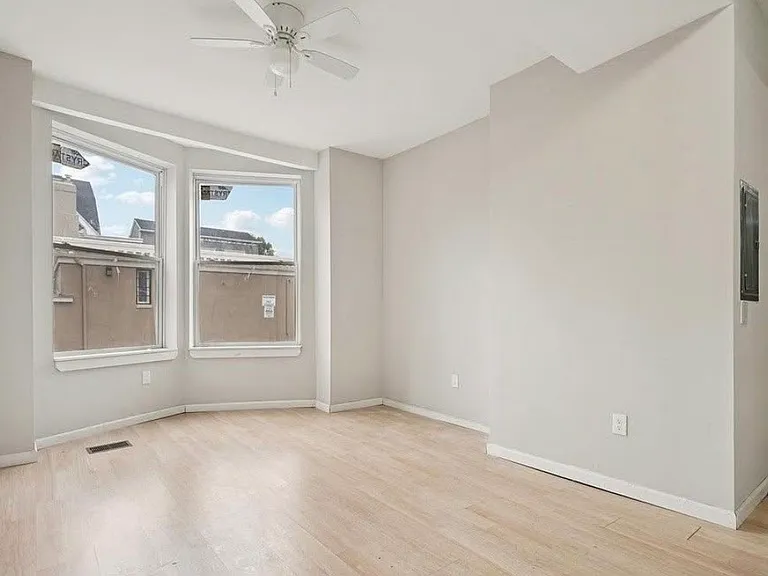 1009 W Main St #1 — Photo 3