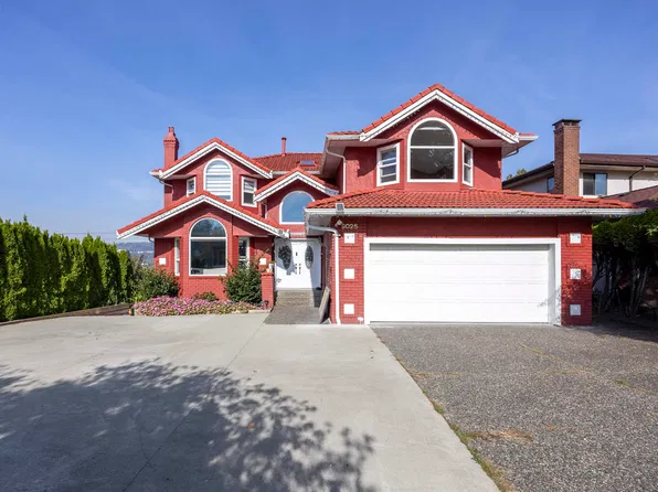 9025 Briar Rd, Burnaby, BC V3N 4V5
