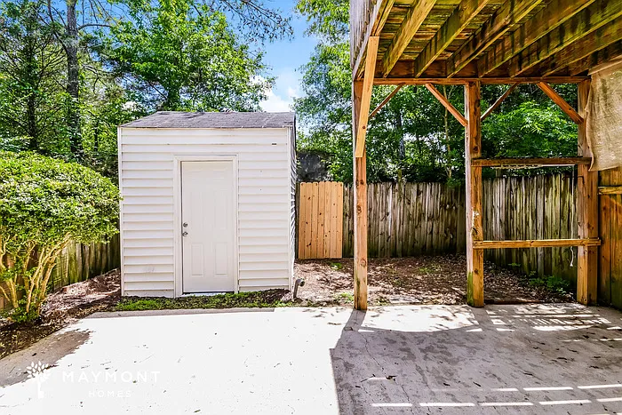 1205 Hillsboro Ln — Photo 12