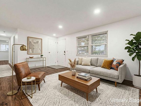 4th image of 362 Banbury Dr