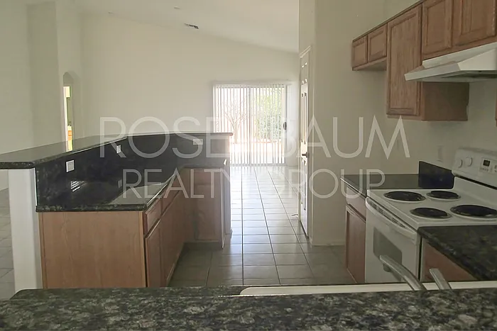 3 bed, 2.0 bath, 1591 sqft, $2,200 — Photo 4