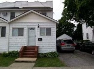 16 W Fairview Ave, Valley Stream, NY 11580