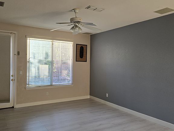 5th image of 190 Larkhall Cir