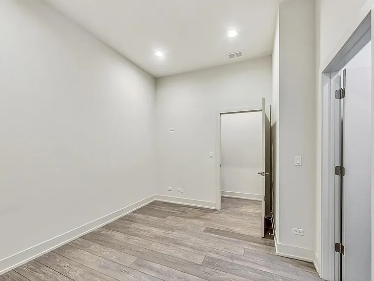 847 N Larrabee St #2F — Photo 13