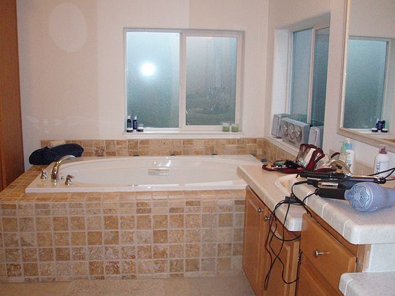 master bath jetted tub