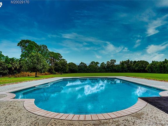 4th image of 5242 SW Sunshine Farms Way
