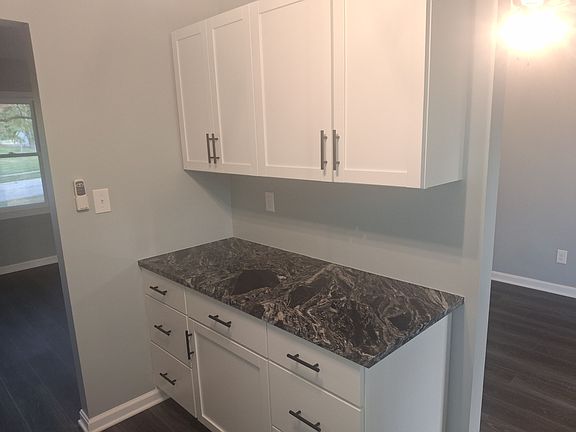 4th image of 102 Pilgrim Ct