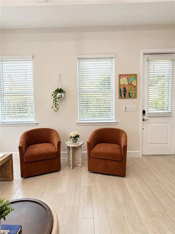 2 bed, 2.0 bath, 1204 sqft, $7,000 — Photo 4