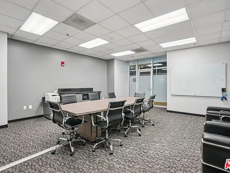 1100 Wilshire Blvd #2201 — Photo 35