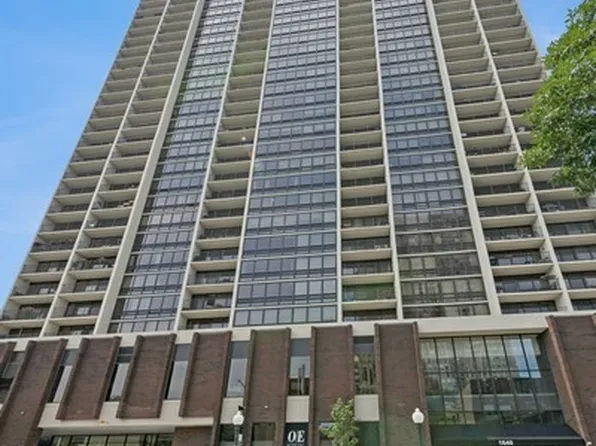 1636 N Wells St APT 411, Chicago, IL 60614