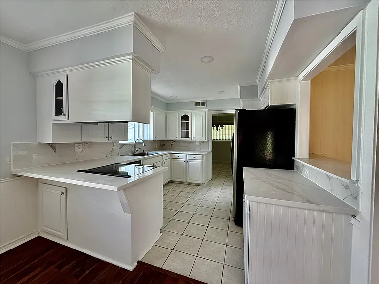 5215 Cheena Dr — Photo 5