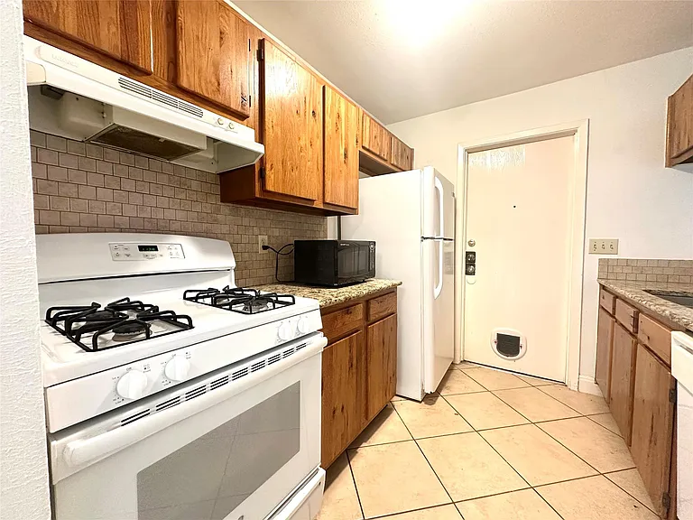 4510 Brown Bark Pl #A — Photo 6
