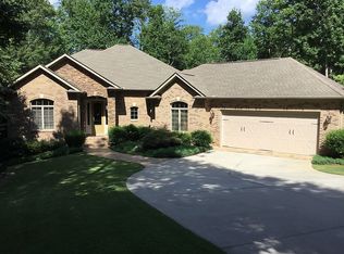 402 Boaters Row, Fair Play, SC 29643