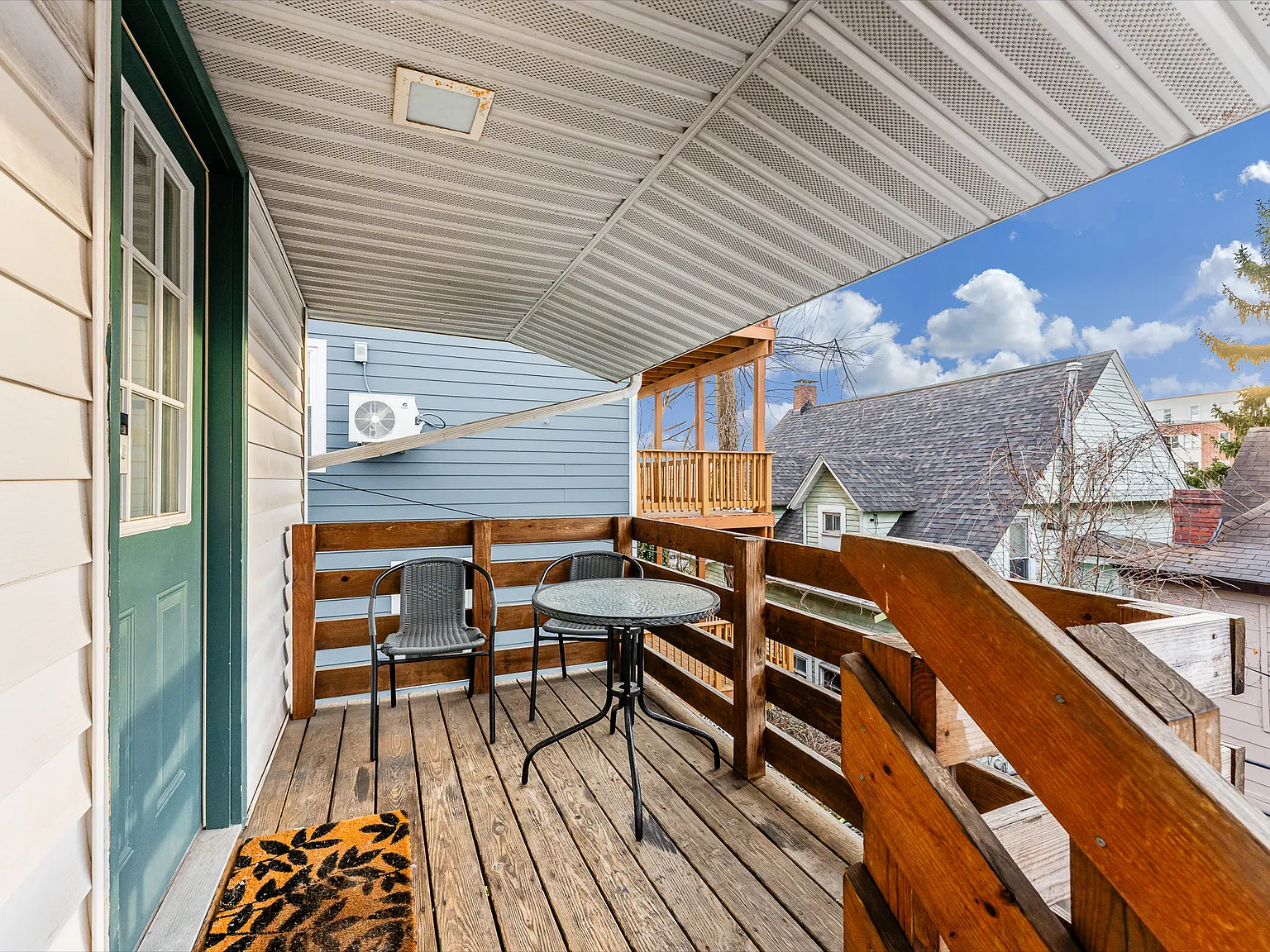 2 bed, 865 sqft, $1,300 — Photo 2