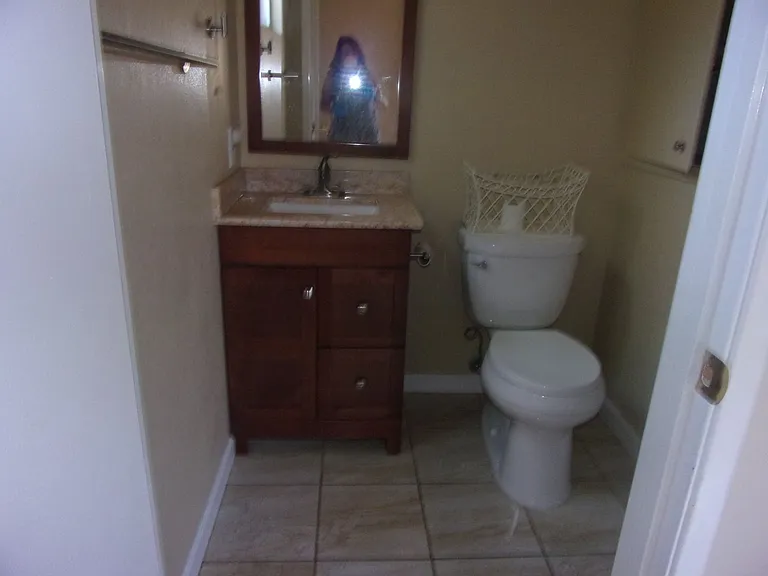 718 Linwood St — Photo 11