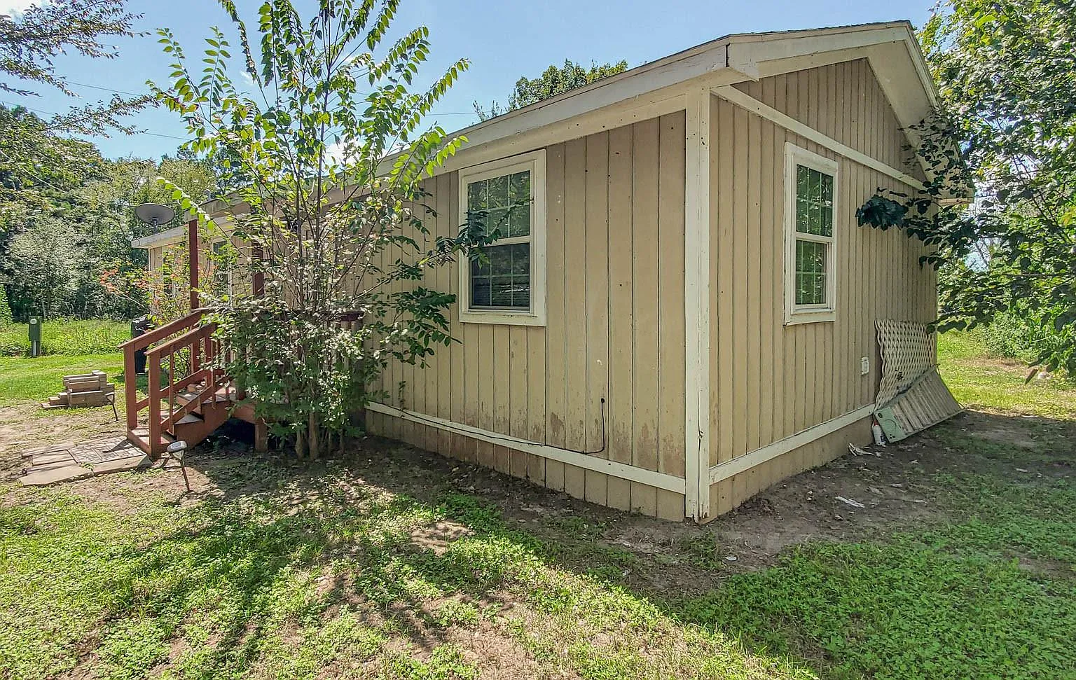 3 bed, 1.0 bath, 996 sqft, $950 — Photo 2