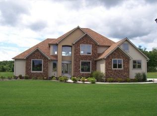 2013 Creekside Dr, Edinboro, PA