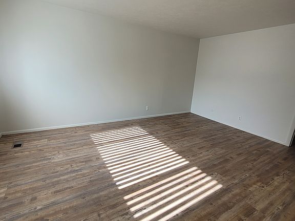 5th image of 478 W Boise Ave