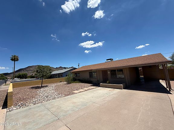 3rd image of 1207 E Christy Dr