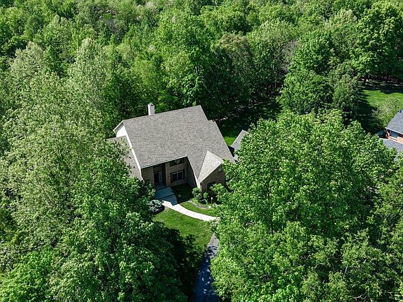 3rd image of 7587 Lakewater Dr