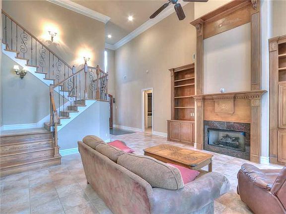 5th image of 1039 Waters Edge Cir