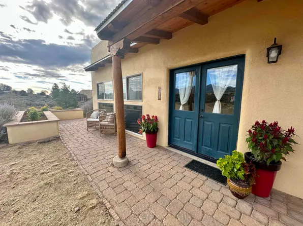 76 Camino de los Arroyos, Ranchos de Taos, NM 87557