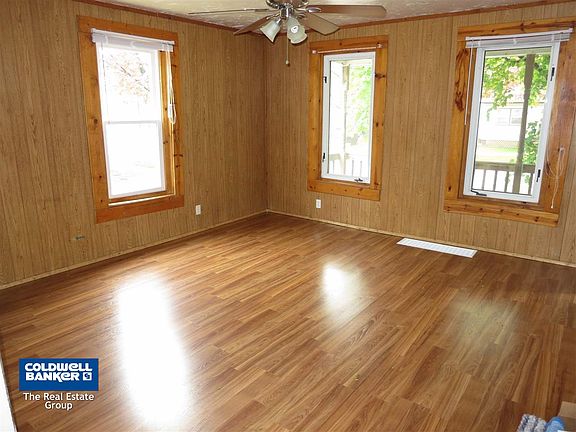 2nd image of 910 S Greenwood Ave