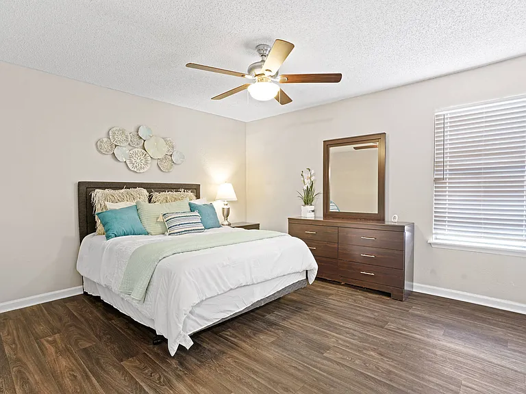 Diamond Trail Apartments — Photo 12