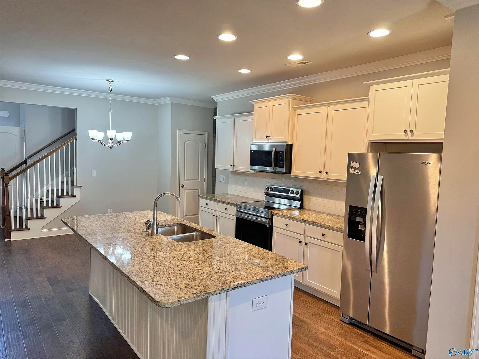 4 bed, 3.0 bath, 2395 sqft, $2,350 — Photo 3
