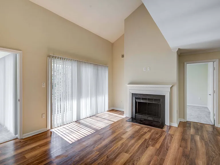 Abbotts Run Apartment Homes — Photo 6
