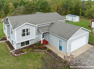 9568 Coyote Trl, Belding, MI 48809