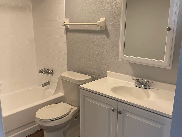 The Lucerne Apartments — Photo 14