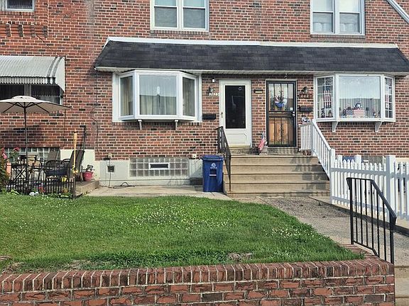 2nd image of 8623 Gillespie St