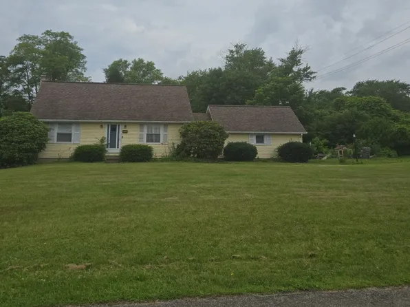 250 Hutter Ave, Ellwood City, PA 16117