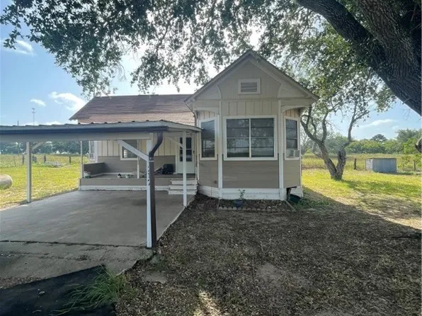 217 Elizabeth St, Yorktown, TX 78164