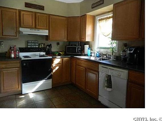 2nd image of 511 Elm St