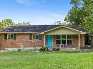 220 Alpine Dr, Rossville, GA 30741