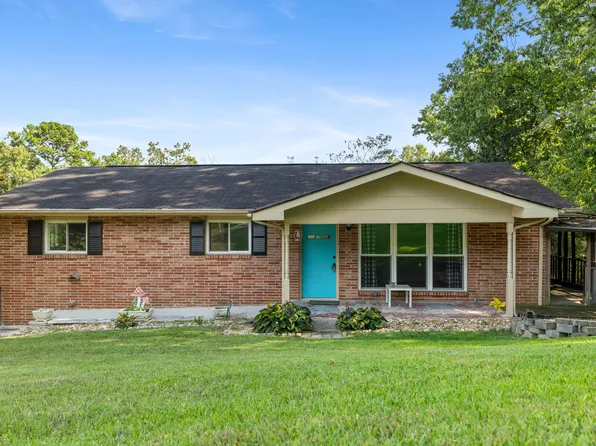 220 Alpine Dr, Rossville, GA 30741