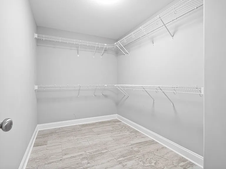 3482 Southwood Dr — Photo 23