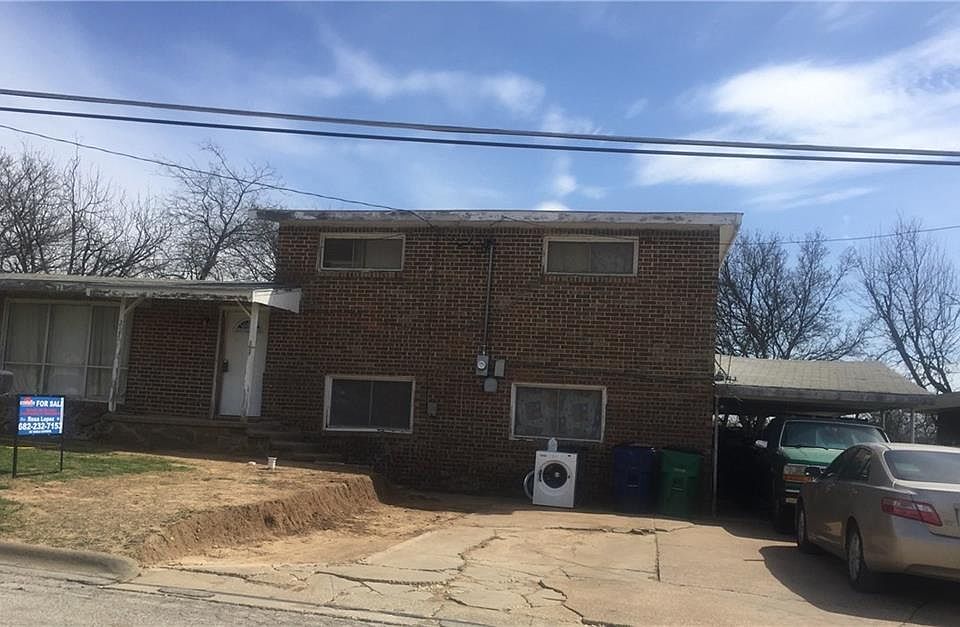 1st image of 221 S 7th St