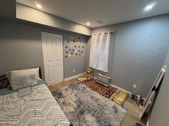 25 Giles Blvd E #MAIN LEVEL — Photo 10