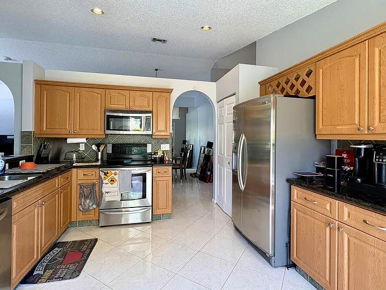 3771 Newport Ave — Photo 10
