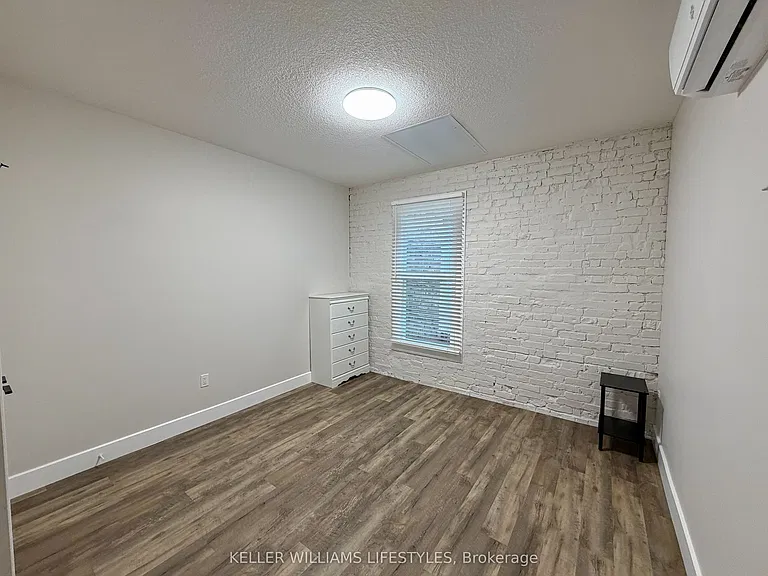 537 Talbot St #6 — Photo 17
