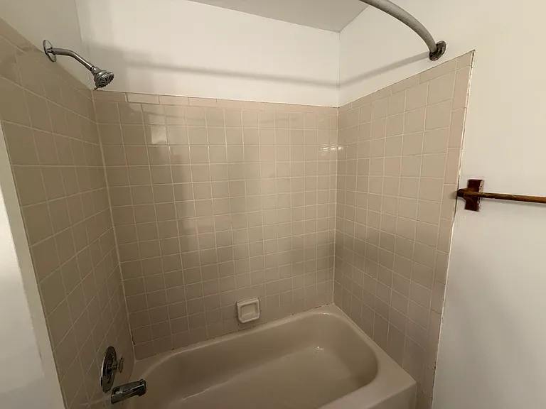 3402 Stanwood St #2 — Photo 5