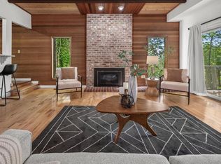 8 Walking Woods Dr, Lake Oswego, OR 97035