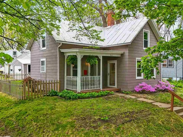 903 S Van Buren St, Iowa City, IA 52240